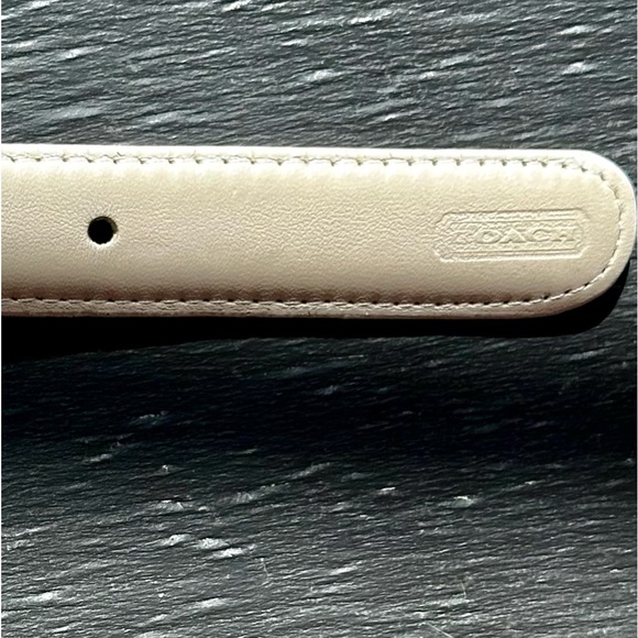 NEXT TO NEW COACH LEATHER BELT WITH SOLID BRASS BUCKLE. SIZE 2XL OR 44’ BEIGE - Picture 6 of 11